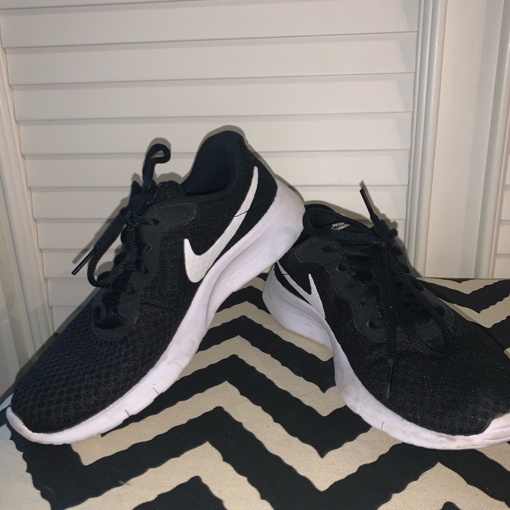 Nike Size 6 Shoes